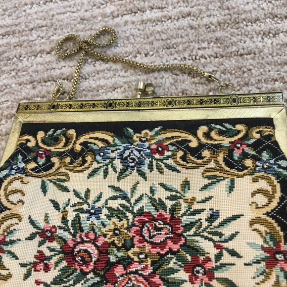 Tapestry floral small handbag with gold chain handle - Picture 4 of 11